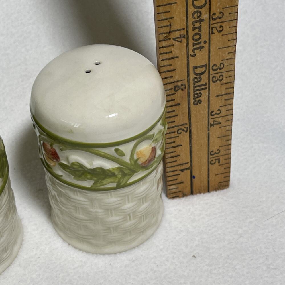 Fall Autumn Harvest Thanksgiving Ceramic Salt & Pepper Shakers - Picture 6 of 6